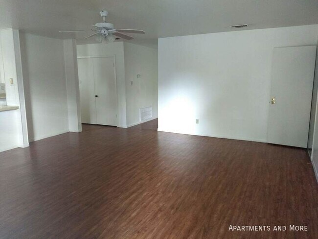 Building Photo - 705 Allen St