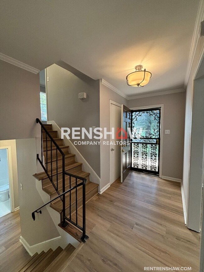 Building Photo - Text the Leasing Team at 901-820-4367 to S...