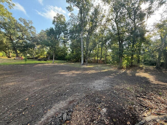 Foto del edificio - 843 Tillman St