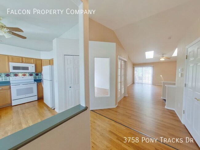 Building Photo - Marvelous Rancher in Springs Ranch! - Leas...