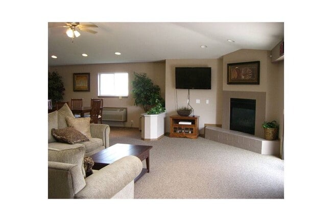 Building Photo - STONECREST APARTMENTS