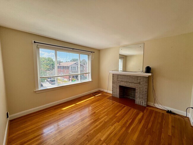 Foto del edificio - 4645 Wilcox Ave