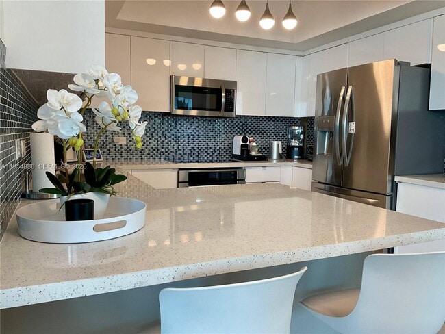 Foto del edificio - 140 S Dixie Hwy