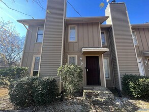 Building Photo - 9007 Mahogany Row SE