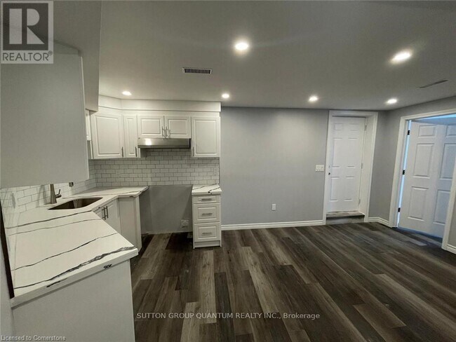 Building Photo - 48 White Sands Ct