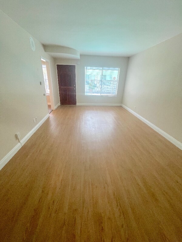 Foto del edificio - 2115 Placentia Ave