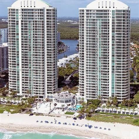 Building Photo - 16047 Collins Ave
