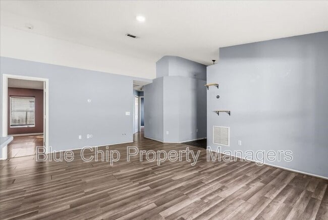 Foto del edificio - 2229 Hannah Ln