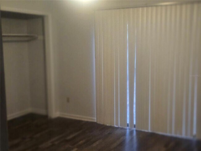 Foto del edificio - 121 Forest Ln