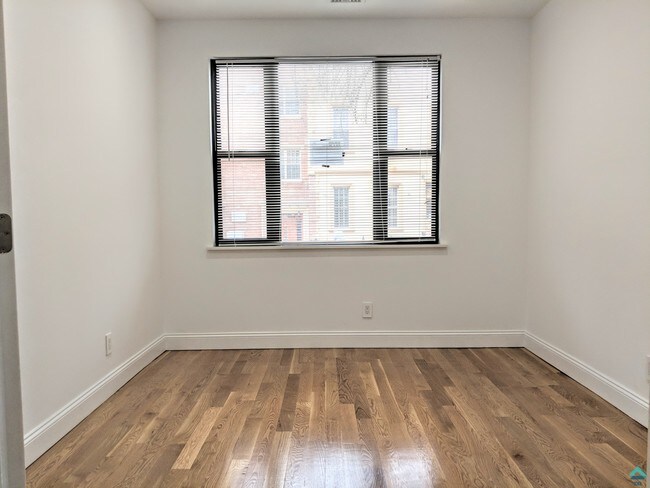 Building Photo - 1822 Linden St
