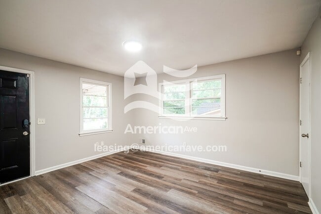 Building Photo - 912 Old Oak Dr