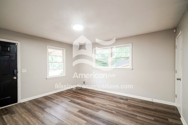 Foto del edificio - 912 Old Oak Dr