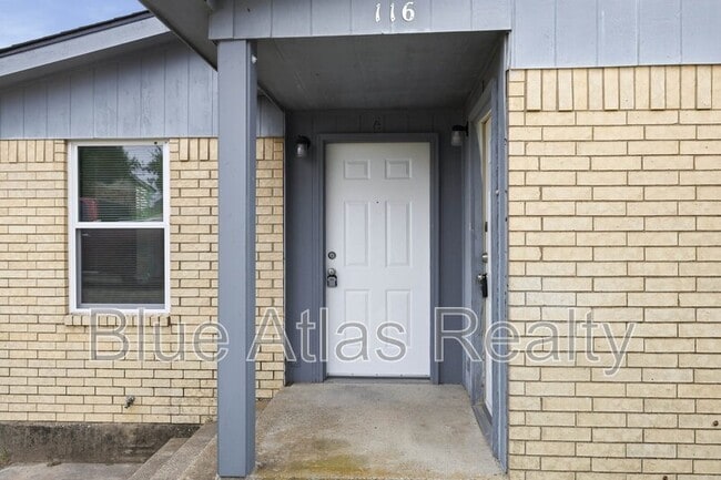 Building Photo - 116 Arrowhead St