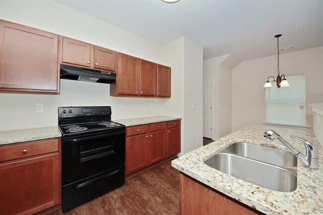 Building Photo - 4032 Oak Field Dr