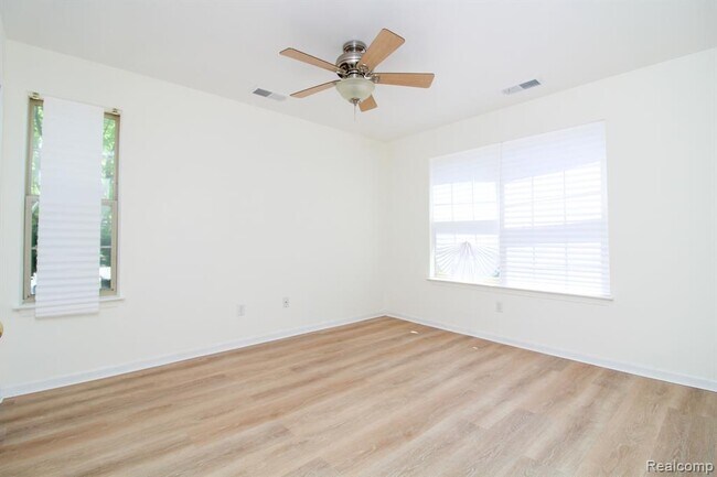 Foto del edificio - 352 Brookfield Dr