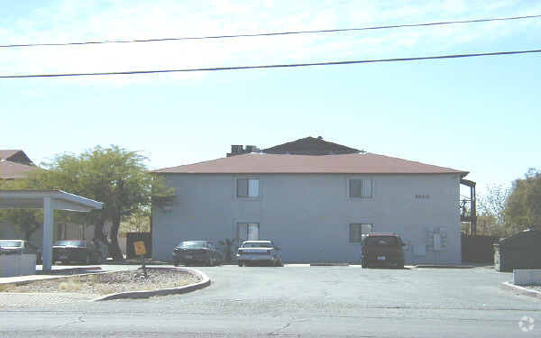 Building Photo - Casa Grande Village Apartments