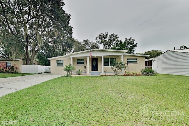 Building Photo - 1004 Pond Rd