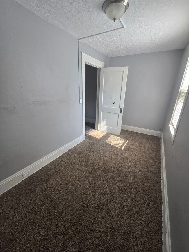 Foto del edificio - 5806 Bonna Ave