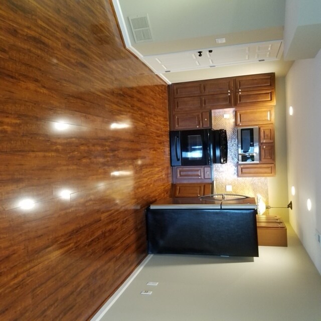 Building Photo - 8492 Tipton Dr