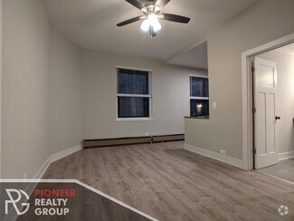 Building Photo - 633 W Barry Ave
