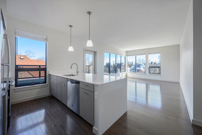 Building Photo - 455 Harvard St