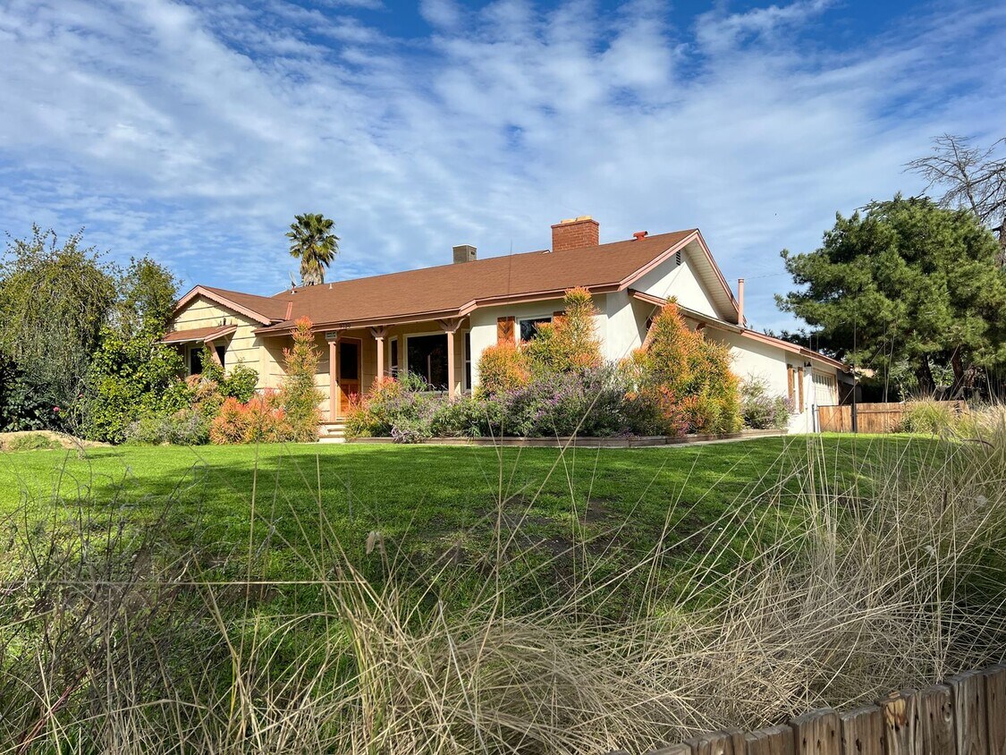 Primary Photo - 2-Bedroom Private Home in Panorama City: 6...