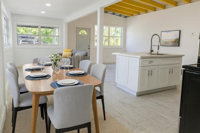 Foto del edificio - 821 N B St