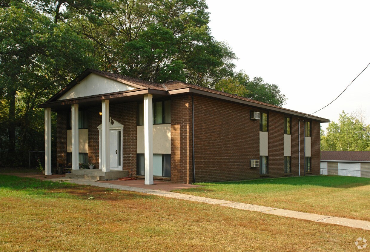 Primary Photo - Butterfield Commons