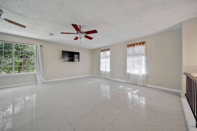Foto del edificio - 2603 Rosewood Pl