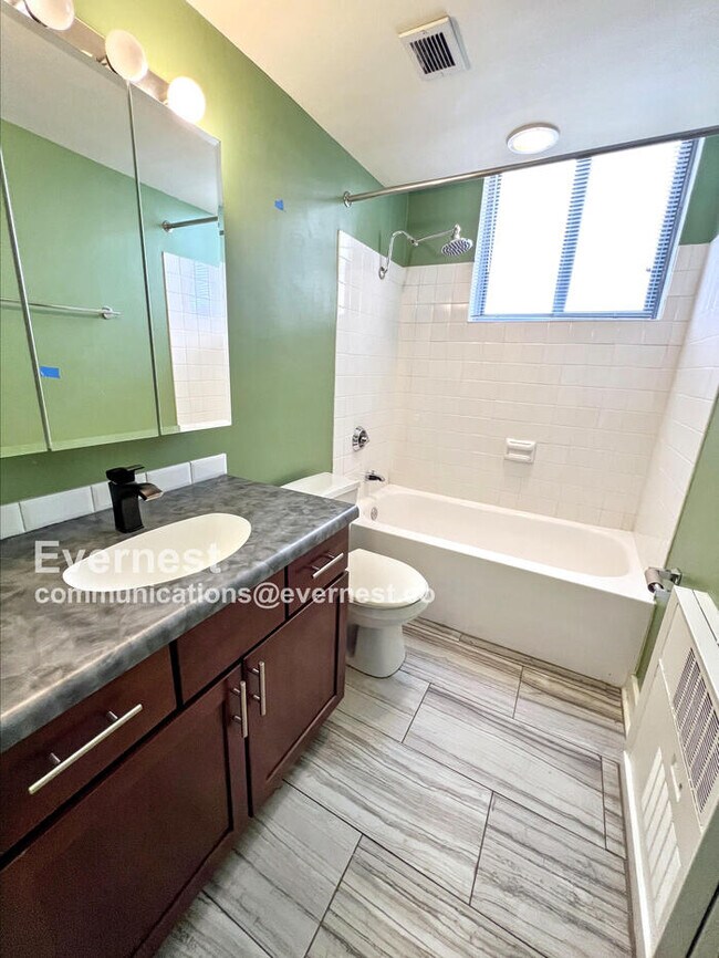 Foto del edificio - 600 E 8th St