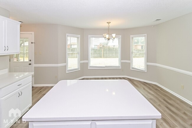 Building Photo - 8819 Lindstrom Cove