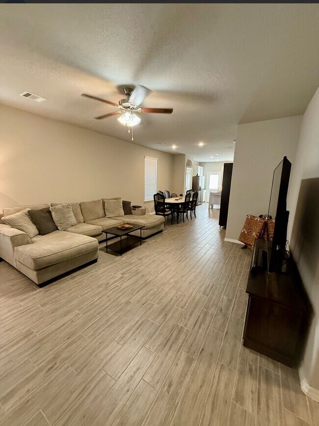 Foto del edificio - 834 Redinger Ridge Dr