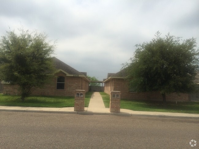Building Photo - 2408 Moonlight Ln