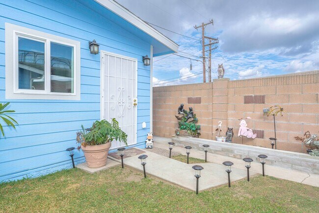 Building Photo - Modern & Cozy Norwalk 1-Bedroom Retreat – All Utilities Included!