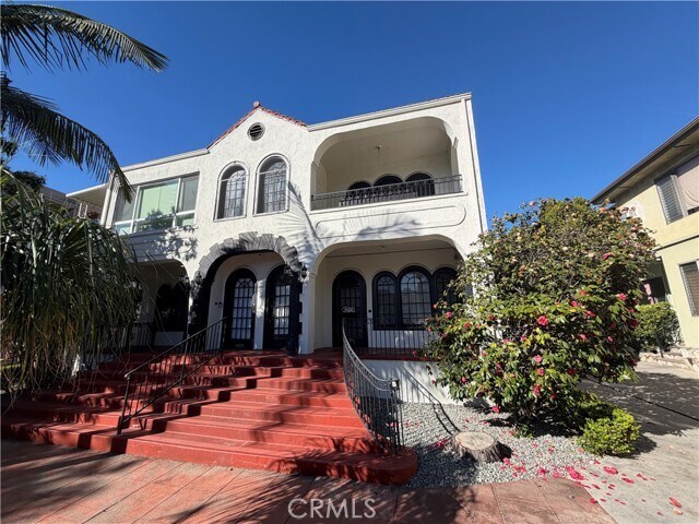 Foto del edificio - 1731 Winona Blvd