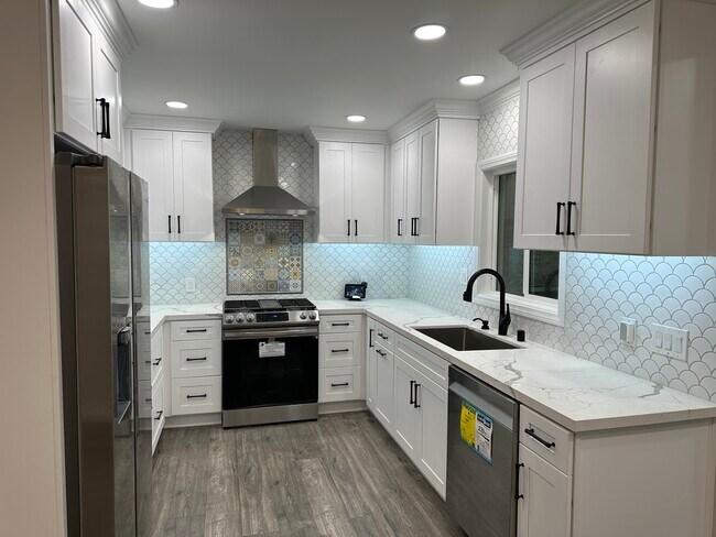 Building Photo - 459 Stanford Dr