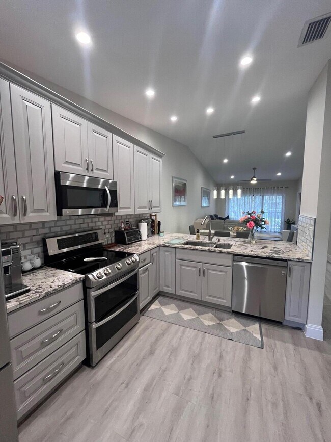 Building Photo - 101 Sabal Ridge Cir