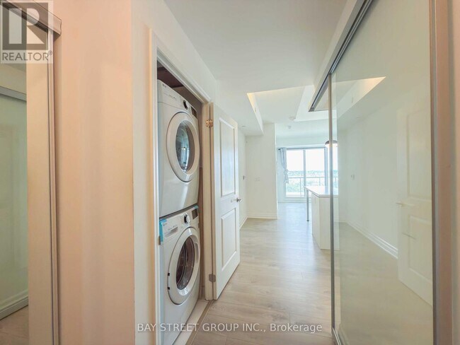 Building Photo - 8 Rouge Valley Dr W