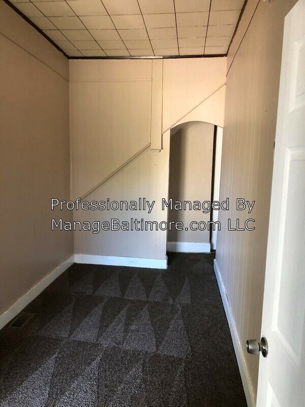 Building Photo - 2409 Elsinore Ave