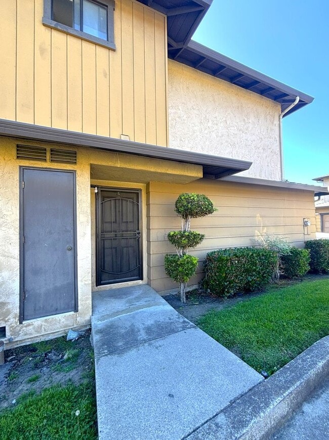 Building Photo - 1738 150th Ave