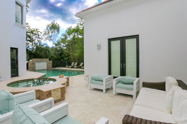 Building Photo - ***STUNNING ANNAUL / SEASONAL RENTAL AVAILABLE***STUNNING POOL HOME***