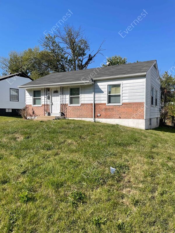325 Caithness Rd, St. Louis, MO 63137 House Rental in St. Louis, MO