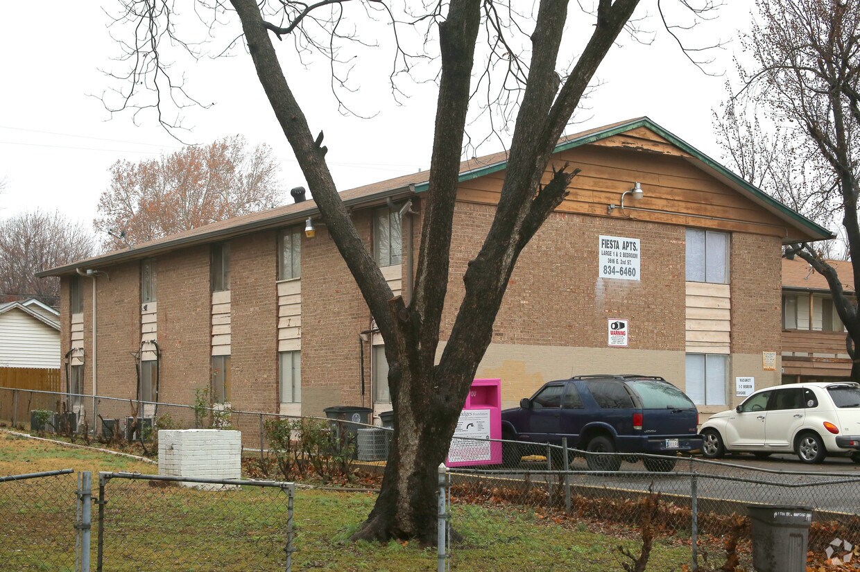 Foto del edificio - Fiesta Apartments I