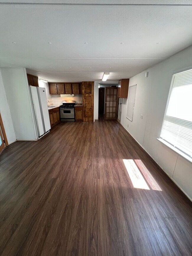 Foto del edificio - Bright & Spacious 2-Bedroom Mobile Home with Open Floor Plan