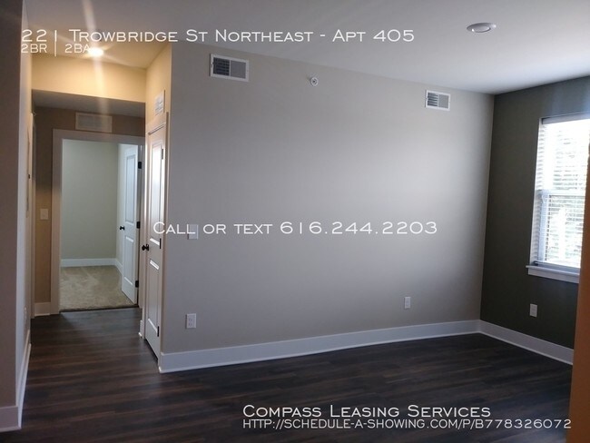 Building Photo - 221 Trowbridge St NE