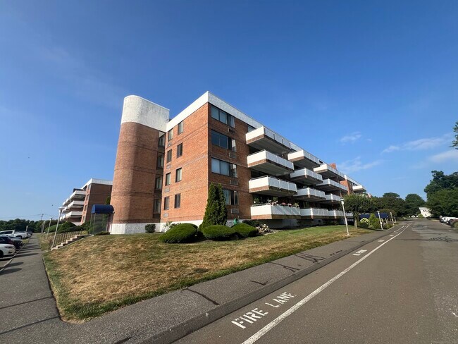 Foto del edificio - 1460 Elm St
