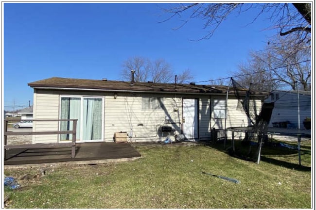 Building Photo - 2821 E Cardinal Dr
