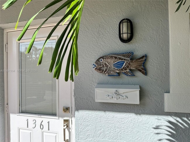 Foto del edificio - 1361 NE 40th Pl