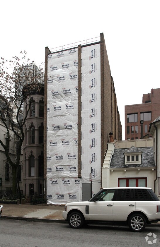Foto principal - 1156 N Dearborn St