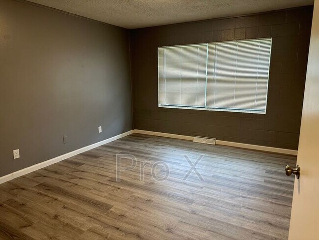 Foto del edificio - 825 S Cherokee St